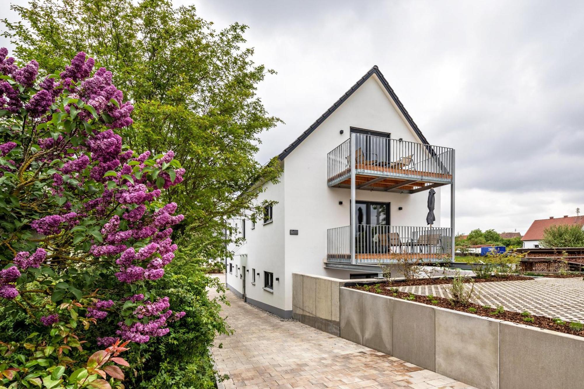 Studio 5 Parkside Apartments Guenzburg Exterior photo